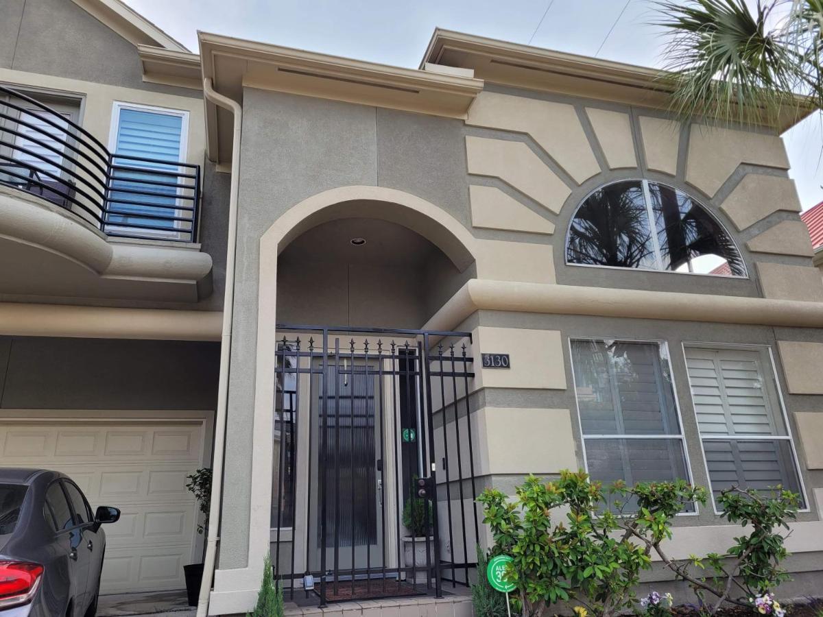 Wanderlust Villa Near Galleria Mall Хьюстон Экстерьер фото