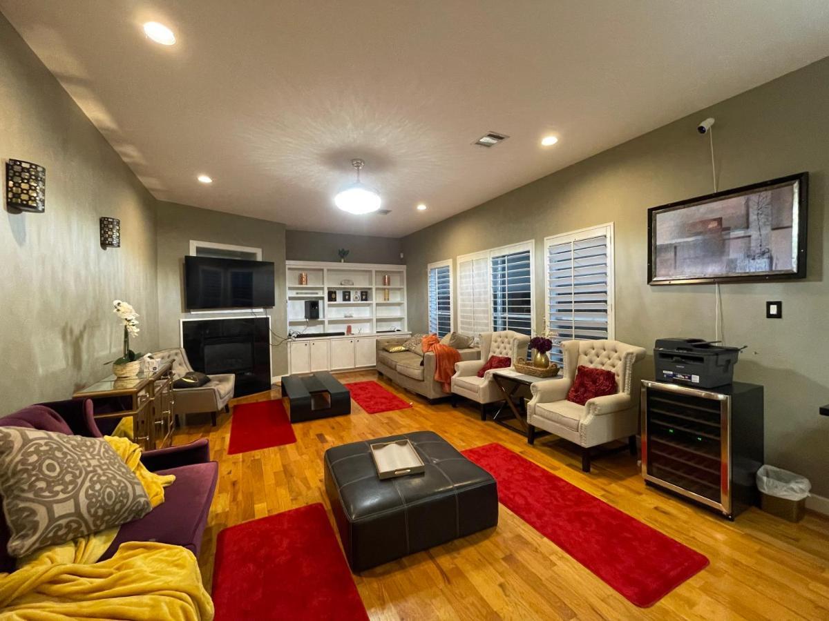 Wanderlust Villa Near Galleria Mall Хьюстон Экстерьер фото