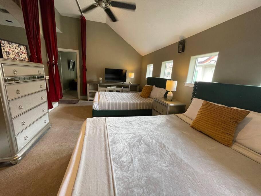 Wanderlust Villa Near Galleria Mall Хьюстон Экстерьер фото