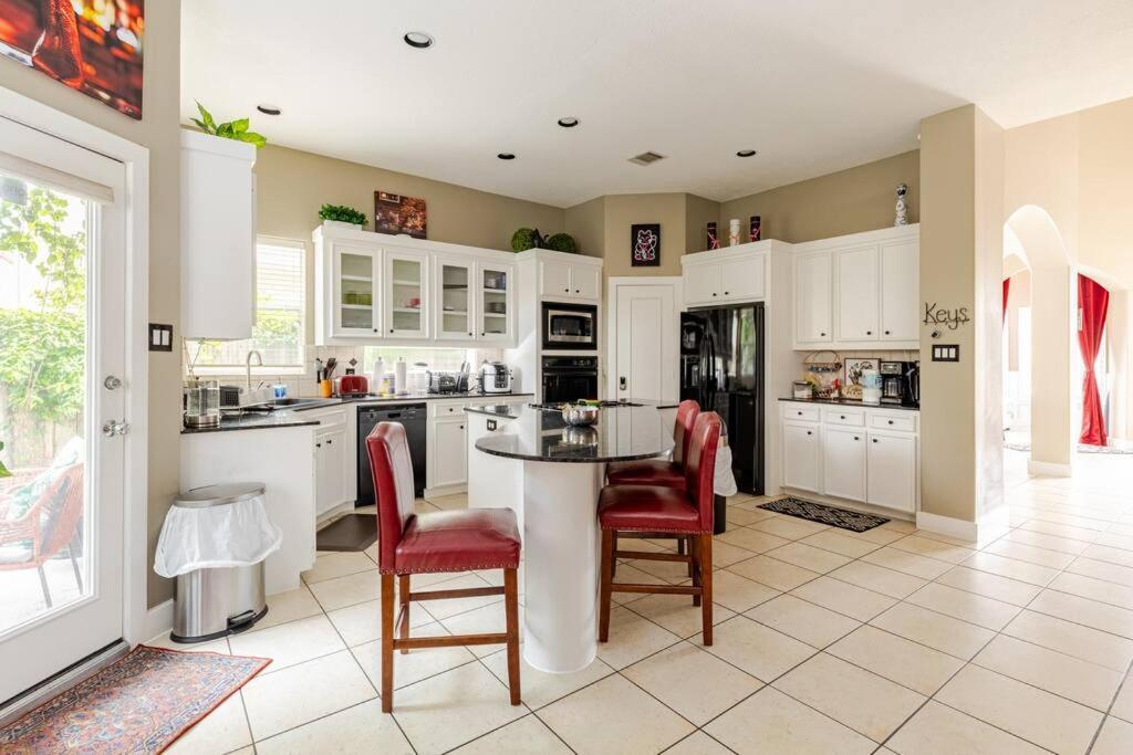 Wanderlust Villa Near Galleria Mall Хьюстон Экстерьер фото